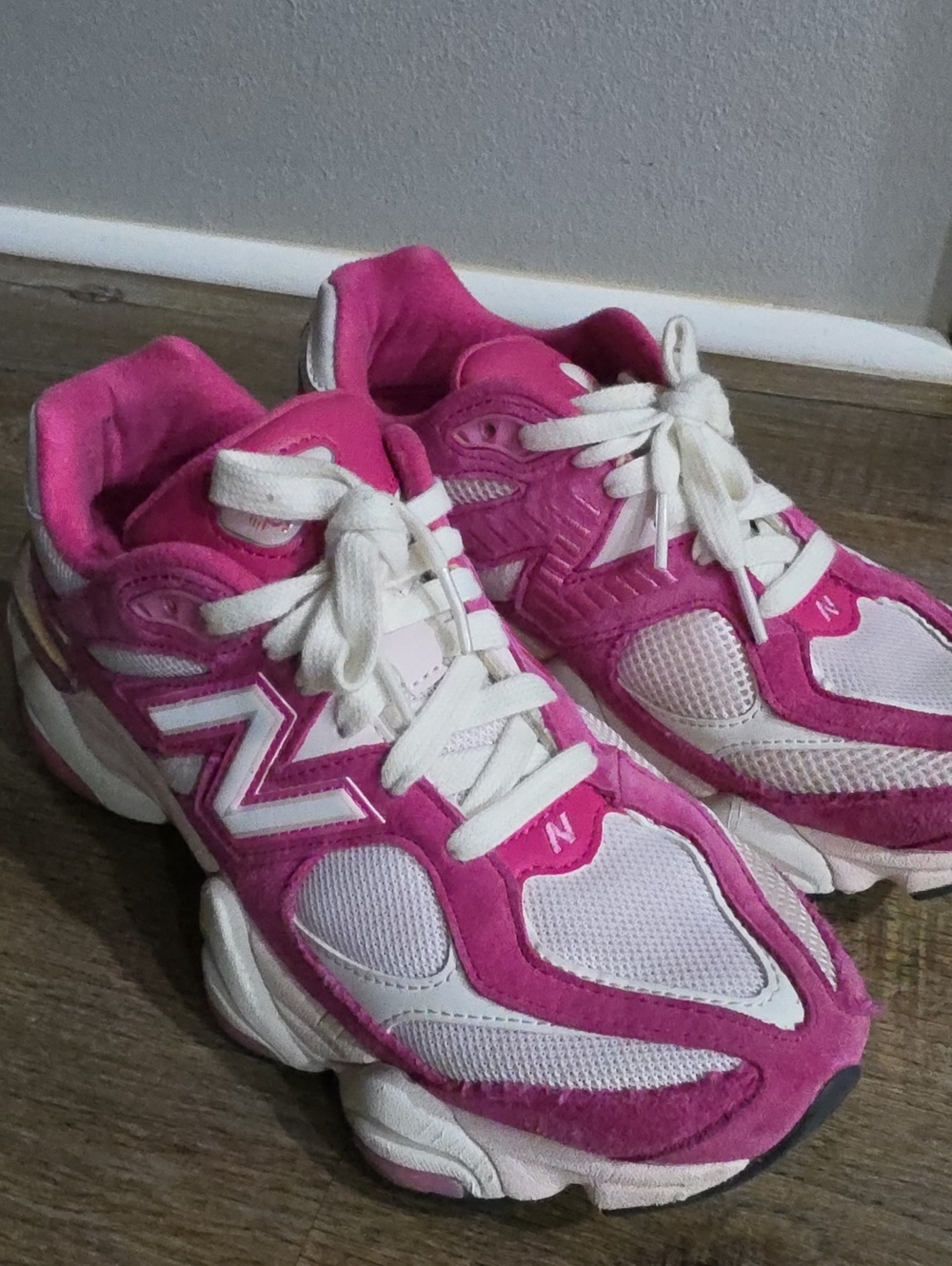 Pink New Balance 9060 Size 8.5 Womens Size 7 Mens Pink Rose - Picture 4 of 9